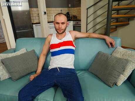 Czech mature bear Donnie Marco get naked and showing his butt