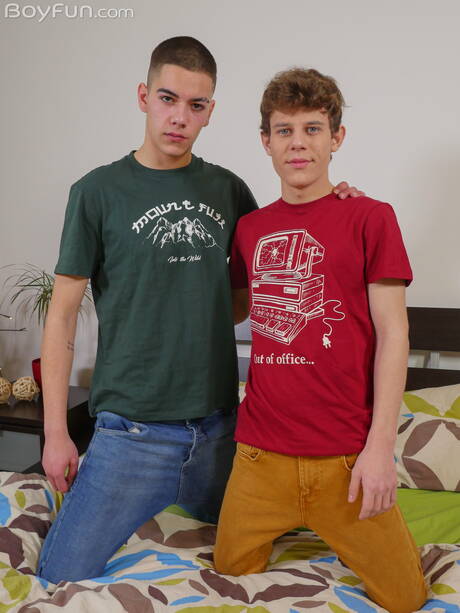 Twink Ares Reiv and young dude Ollie Barn fuck ass after sucking cock