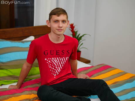 Pretty boy Jay Mantleray posing nude and showing nice ass