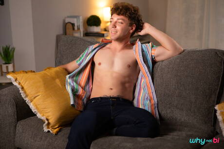 Hot friends Filou Fitt, Calvin Micheals and Venus Vixen in hot bi groupsex